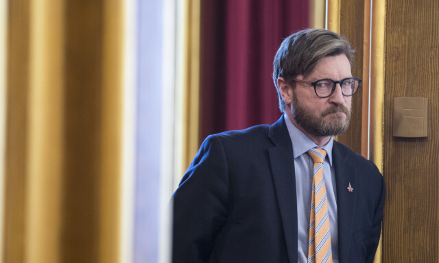 Teaterstykke filmet hjemmet til Tybring-Gjedde. Skuespilleren har mottatt grove trusler